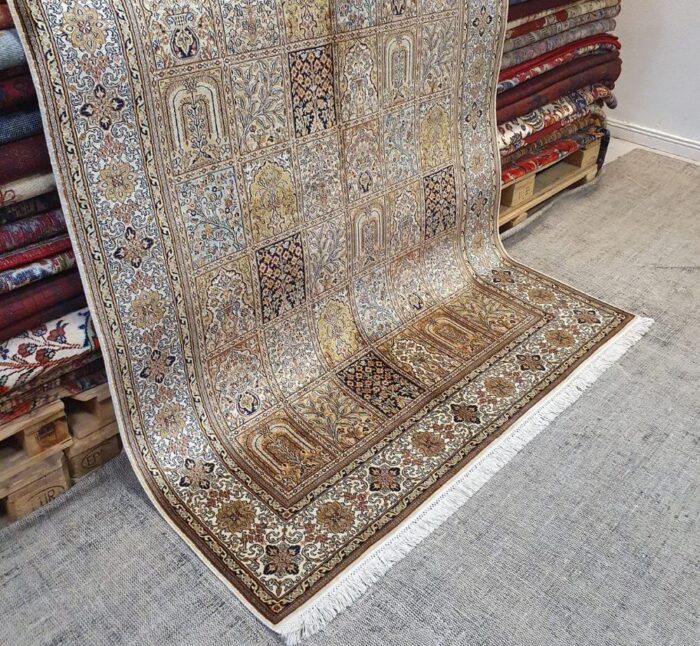 0426 Kashmir Silk (220x156 cm) - Image 3
